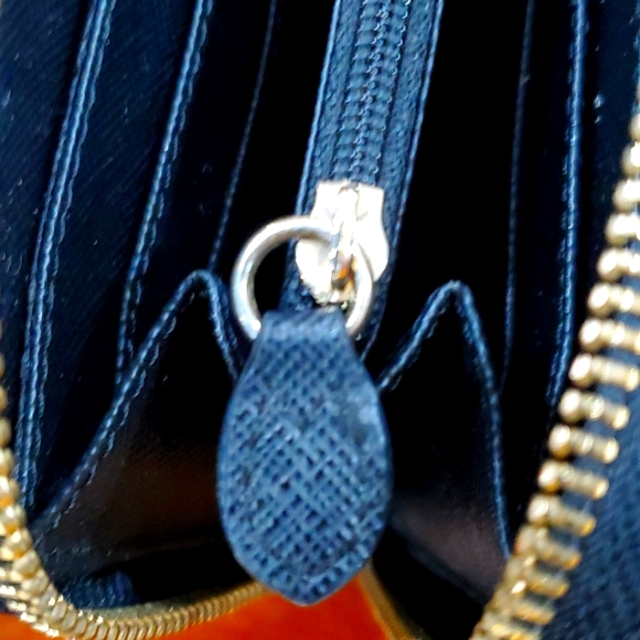 DKNY Large Zip Around Wallet - Picture 6 of 8